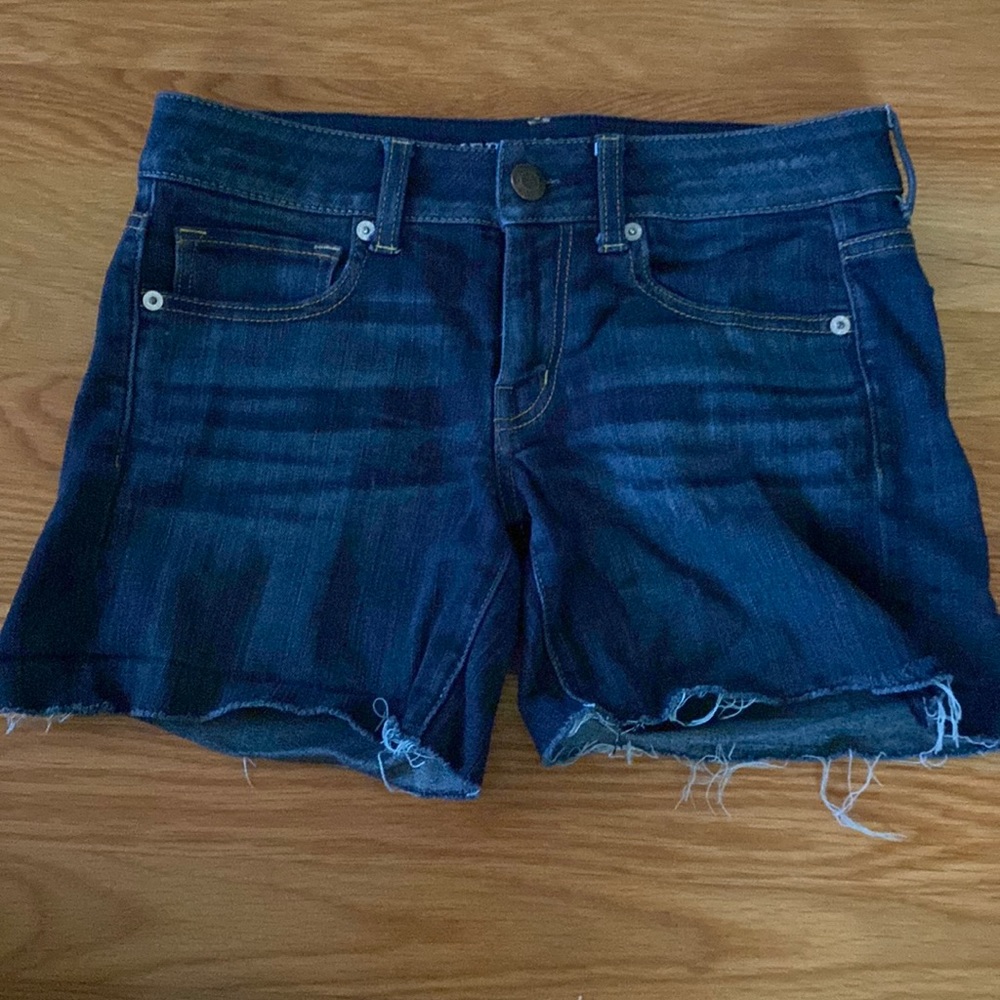 American Eagle Super-Stretch shorts, size 6, mid-rise, dark wash